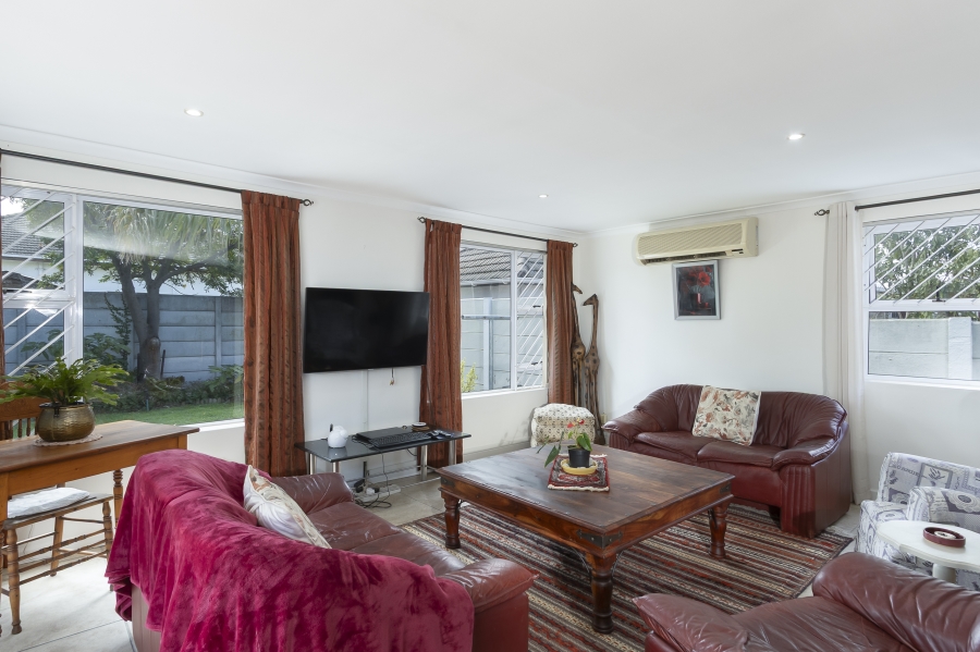 3 Bedroom Property for Sale in Lochnerhof Western Cape
